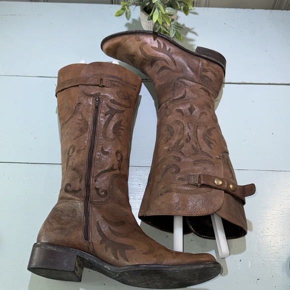 Matisse Tall Riding Boot with Adjustable Calves - Picture 4 of 7